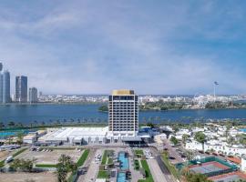 Hotel Holiday International, hotel en Sharjah