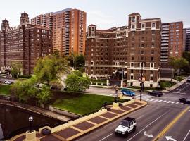 The Raphael Hotel, Autograph Collection, hotelli kohteessa Kansas City