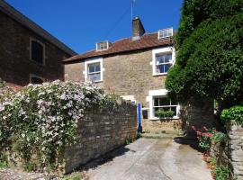 Charming Cottage in the Heart of Frome with parking、フルームのホテル