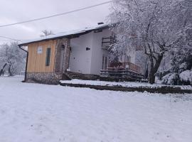 Holiday home Ivano, cottage a Korenica