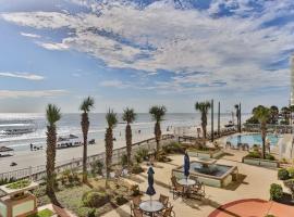 2 Bedroom 2 Bath Luxury condo with Oversized Patio & Outdoor Grill., hotel a Daytona Beach