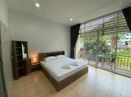 L&P Guesthouse, hotel sa Kata Beach