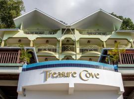 Treasure Cove Hotel & Restaurant, hótel í Bel Ombre