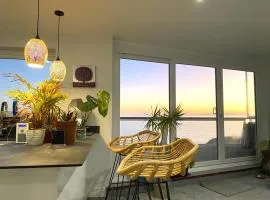 Stunning Sea View Two Double Bedroom Apartment - With Balcony - Opposite Beachfront Walk