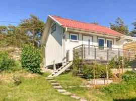 2 Bedroom Lovely Apartment In Lysekil