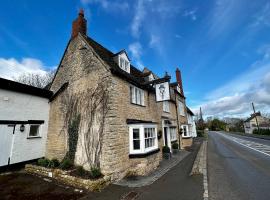 The Lion, Tredington, hotel sa Shipston-on-Stour