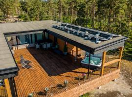 Seaview villa with jacuzzi, cottage in Taivassalo