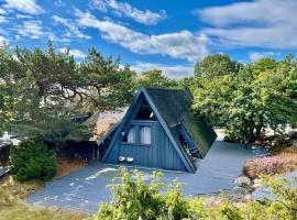 Fantastic Sea Cottage on Justøya Island, Lillesand, hotell i Lillesand