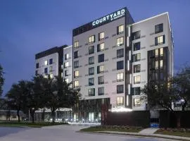 Courtyard by Marriott Houston Heights/I-10