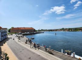 Viesnīca Grannys Harbour View - 1st floor pilsētā Senderborga