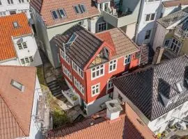 Dinbnb Homes I 200m to Bryggen I Make Memories with Friends and Family!