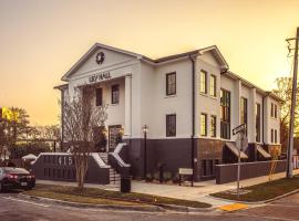 Lily Hall-A Boutique Hotel, hotel cerca de Aeropuerto regional de Pensacola - PNS, Pensacola