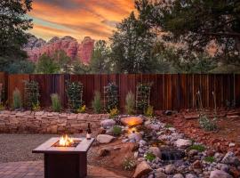 WEST SEDONA RETREAT w/ VIEWS of Coffee Pot Rock!, hotel en Sedona