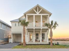 Luxury new home in desirable resort, beach access, two pools, hotel in Port Aransas