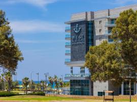 West All Suites Hotel Ashdod, hotel in Asjdod