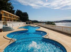 Hotel Val All Inclusive, hotel di Trogir