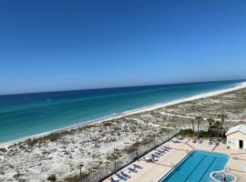 Your Beach Therapy Awaits at Sans Souci, khách sạn ở Pensacola Beach