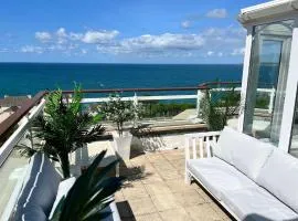 NEW! Stunning 2 Bed Beach Front Penthouse Apartment - Topaz, Compass Point