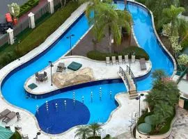 Flat com Vista Panorâmica -15- na Barra da Tijuca - Estacionamento Gratuito - Frigobar - Ar condicionado - Piscina - Academia - Balsa para Praia Grátis - Varanda - Vista Parcial Mar e Lagoa