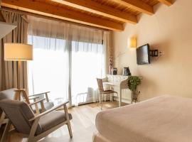 Hotel Boutique Niu de Sol - Designed for Adults, hotel sa Palau-Saverdera