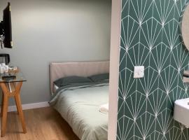 Central ensuite guest unit with free on-street parking, renta vacacional en Brighton & Hove