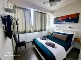 Sea View Suites - דירות נופש עם מקלט