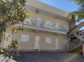 Apartamentos Kairos, hotel pogodan za kućne ljubimce u gradu Ubatuba