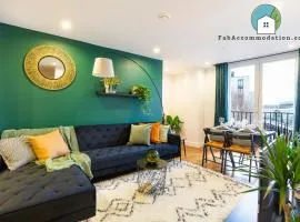 Amazing Flat-Parking available-By FabAccommodation