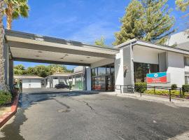 SureStay Plus Hotel by Best Western Sacramento North, hotel in Sacramento