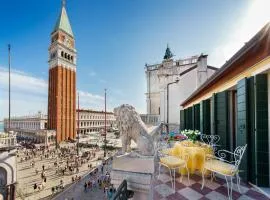 Due Leoni Terrace In St Mark's Square