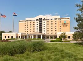 Embassy Suites by Hilton Kansas City International Airport: Kansas City, Kansas City Uluslararası Havaalanı - MCI yakınında bir otel