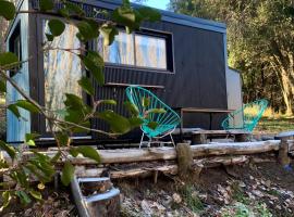 Hermosa Tiny House con Vista al Chapelco, μικροσκοπικό σπίτι σε San Martín de los Andes