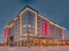 Hampton Inn & Suites Fort Worth Downtown, хотел в Форт Уорт