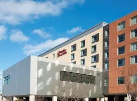 Hampton Inn & Suites Grand Rapids Downtown