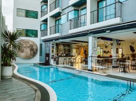 Ratri Hotel Phuket Old Town, hotel em Cidade Phuket