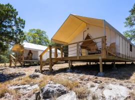 Twin Falls Luxury Glamping - Stargazer, hotel en Boerne