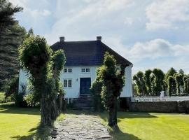 Bosvik Gård, nyrenovert leilighet i hovedhus fra 1756, renta vacacional en Risør