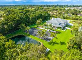 7 Bedroom Villa with Basketball Court, Lake, Movie Theater in Davie!, hotel a Davie