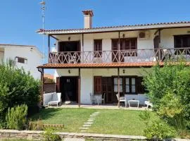 Halkidiki, Family house to enjoy by the beach