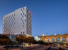 Moxy Lisboa Oriente, hotel near Humberto Delgado Airport - LIS, Lisbon