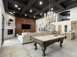 Luxury (Less than mile from AT&T Stadium/GlobeLife) GameRoom/Basketball Hoop