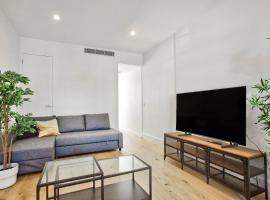 3 Bedrooms - Darling Harbour - Junction St 2 E-Bikes Included, hotel en Sídney