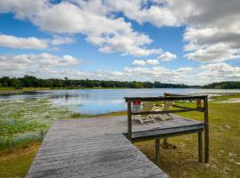 Lakefront Keystone Heights Home with Boat Dock!, מלון בKeystone Heights