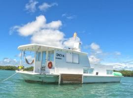 Beautiful Houseboat in Key West, hotel a Key West