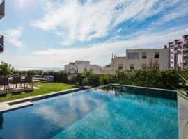 New luxury apartment with PRIVATE POOL and amazing garden with seaview