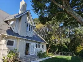 Pohutukawa House - New Plymouth Holiday Home