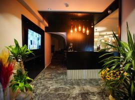 KY Continental Apartments, hotell i İzmir