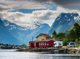 Nesset Fjordcamping, viešbutis mieste Oldenas