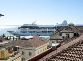 Stay local in Alfama! Deolinda central Home, amazing view