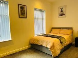 Luxury Double & Single Rooms with En-suite Private bathroom in City Centre Stoke on Trent